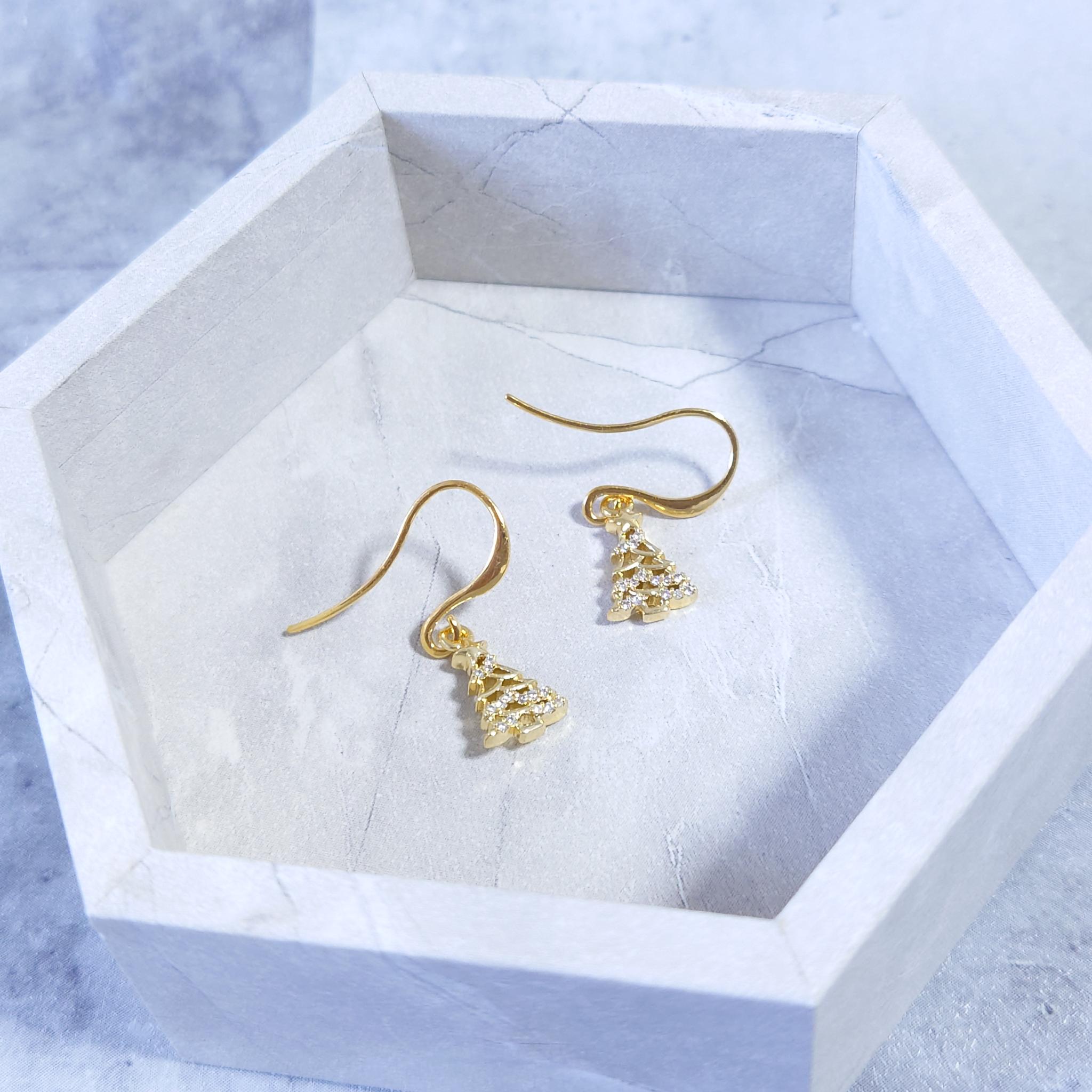 小さなクリスマスツリーピアス・イヤリング ゴールド 冬 クリスマス オフィス キュービックジルコニア ユニセックス1枚目の画像