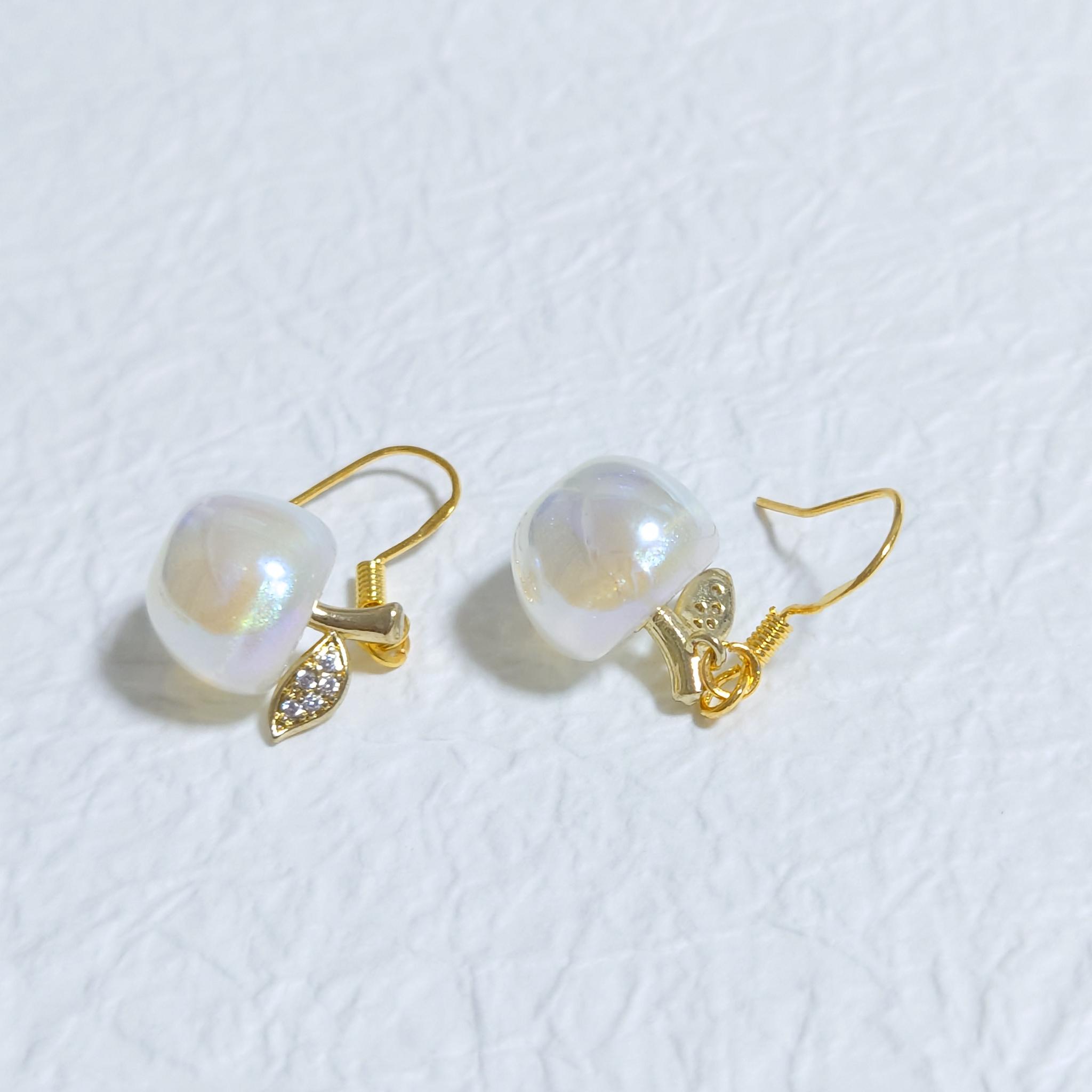 冬のホワイトアップルピアス・イヤリング りんご 果物 フルーツ 冬 雪 クリスマス バレンタイン キュービックジルコニア | 4枚目