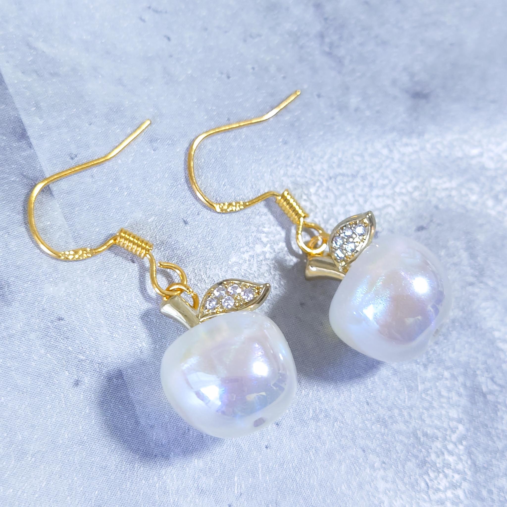 冬のホワイトアップルピアス・イヤリング りんご 果物 フルーツ 冬 雪 クリスマス バレンタイン キュービックジルコニア | 5枚目